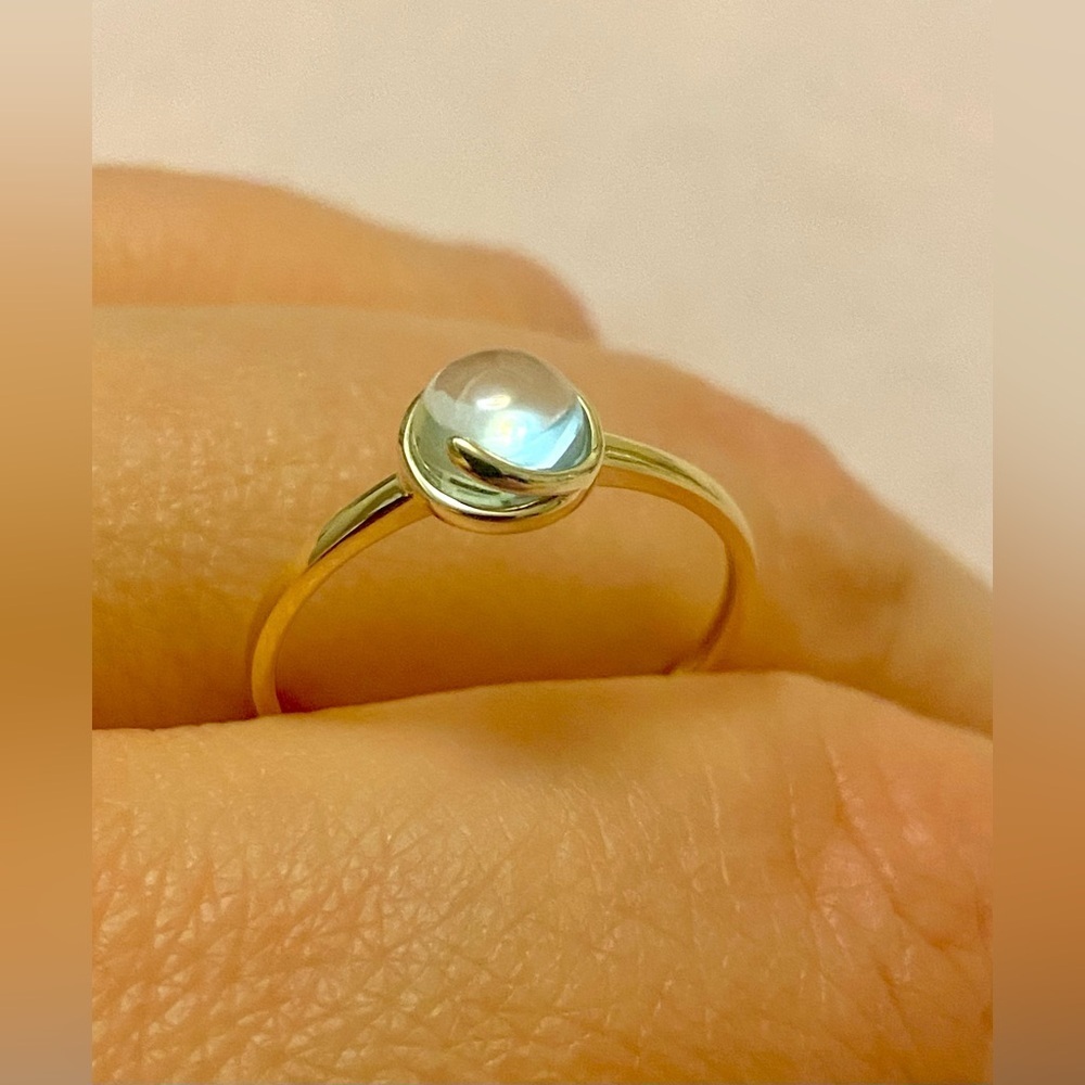 14K Gold ring 💍 with Moonstone. Real gold